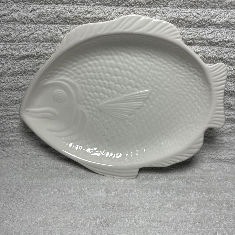 Whittier Pottery Ceramic Fish Platter Vintage 1979 White Serving Plate USA 11x9